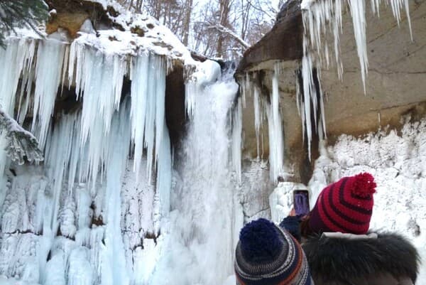 觀賞七條大瀑布冰瀑的雪地健行之旅〈初學者〉