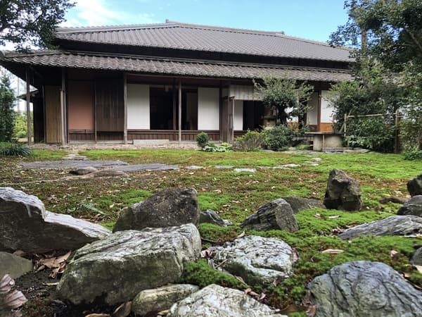 在歷史風情滿載的日式住宅「玄甲舍」進行祈福瑜珈體驗＆品嚐美味且有益健康的開運午間套餐♪
