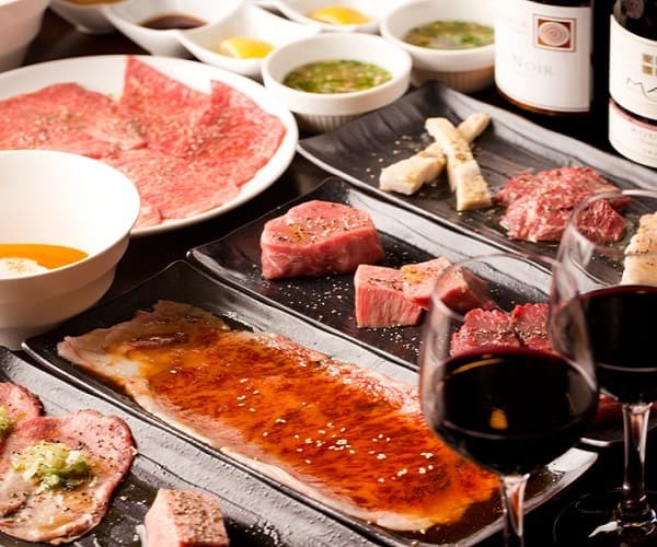 【週末及國定假日】NIKUAZABU 西麻布本店 13種肉品燒肉套餐 - 西麻布