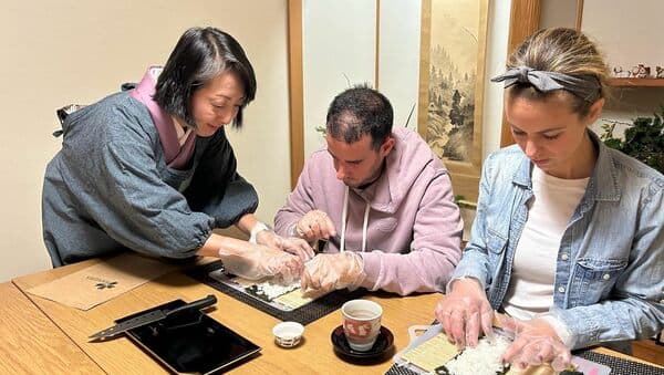 櫻花日本文化體驗 製作季節造型壽司捲 私人教學方案 - 京都