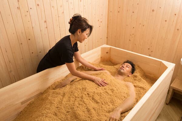 【平日】【Lani Ola東京店】添加檜木粉及米糠的酵素浴及臉部護理體驗 - 六本木