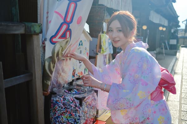 【和服租借清水 茶碗坂店】女性基本和服方案（小紋和服套組、夏季為浴衣套組）- 京都