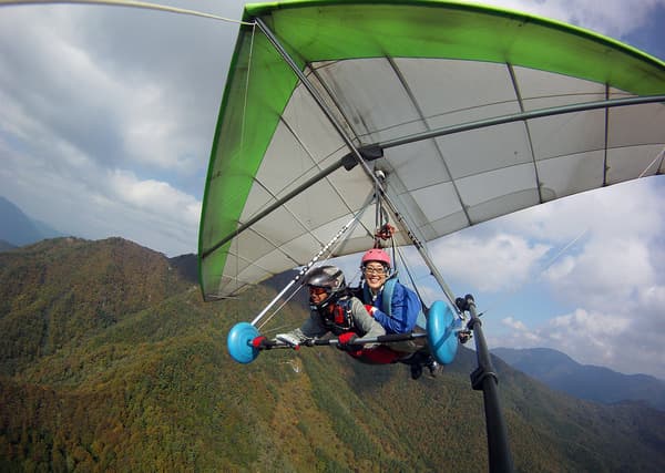 富士山美景飛行體驗！雙人懸掛式滑翔翼 - 山梨